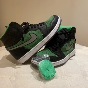 Nike Air Jordan 1 - Fina 1or i bra skick 