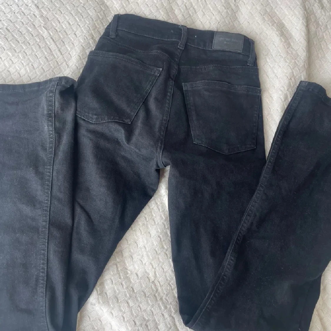 Svarta bootcut jeans  - 3