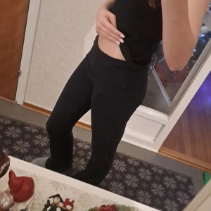 Mörkblå bootcut byxor - Yoga pants från h&M