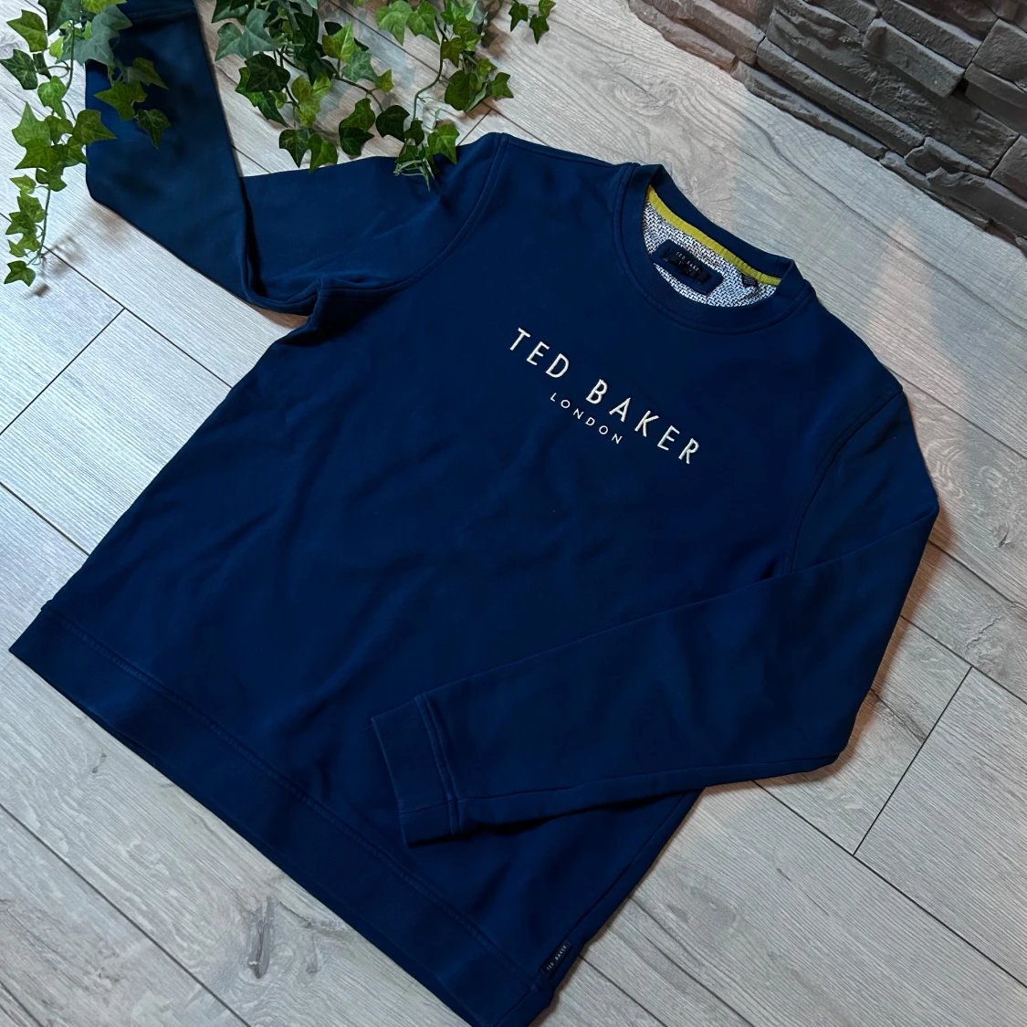 Mörkblå tröja från Ted Baker - 1