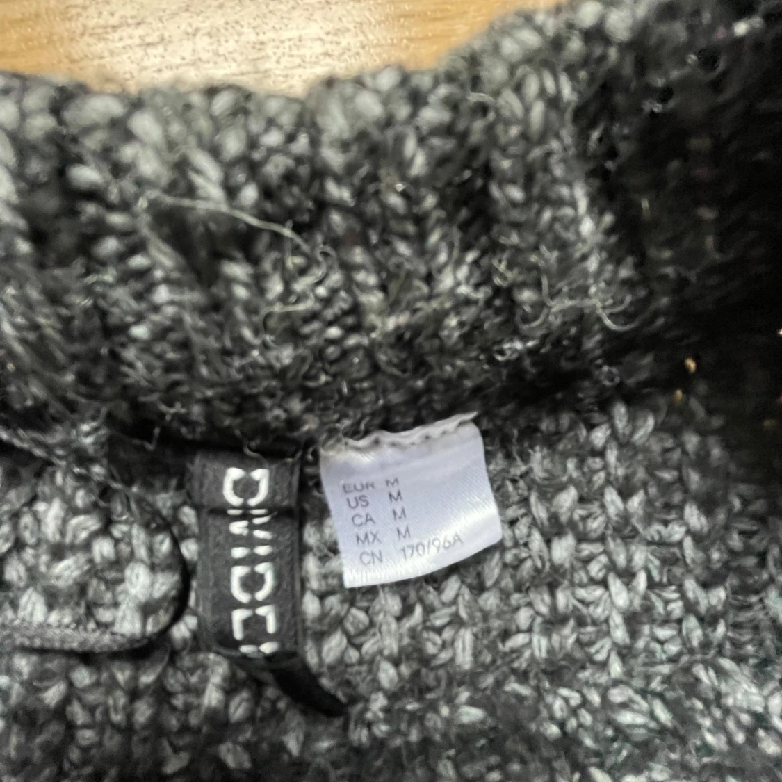 Grå stickad tröja från H&M - 1