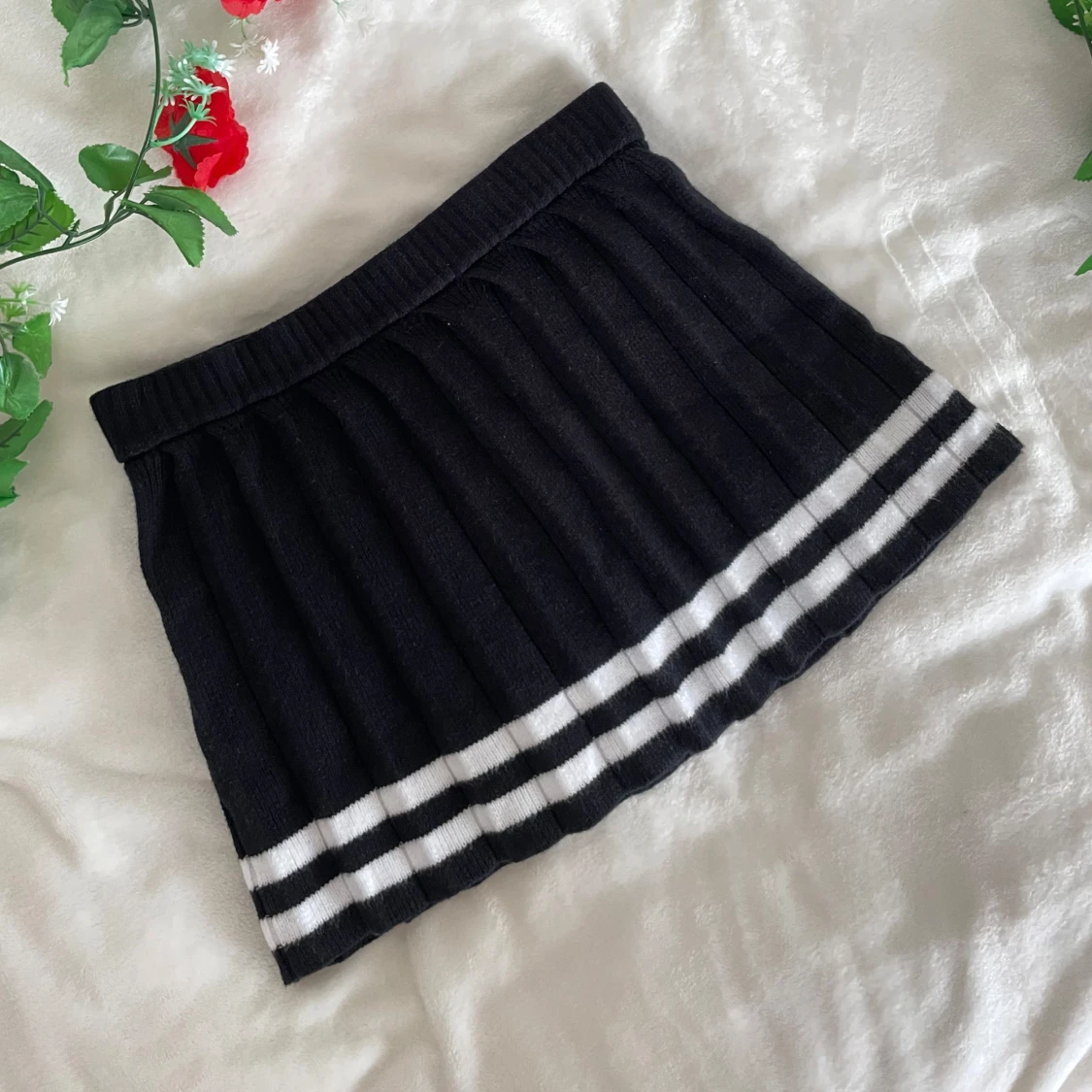 Svart kortkjol från Cherry Mellow - 1