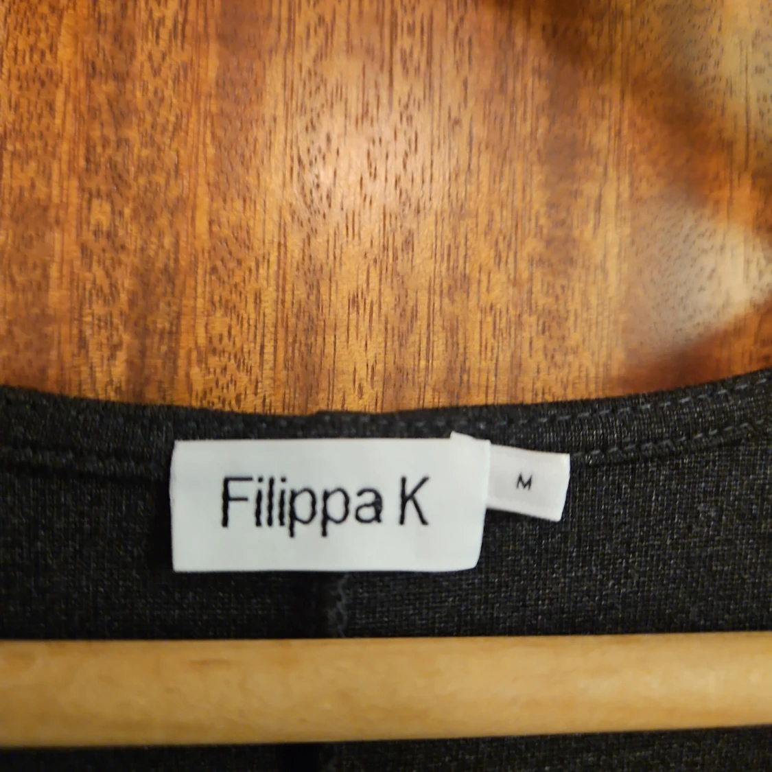 Mörkgrå klänning från Filippa K - 2