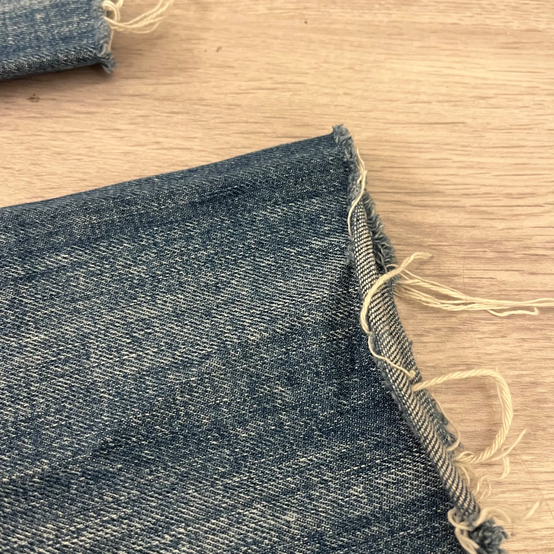 Blå jeans lågmidjade  - 4