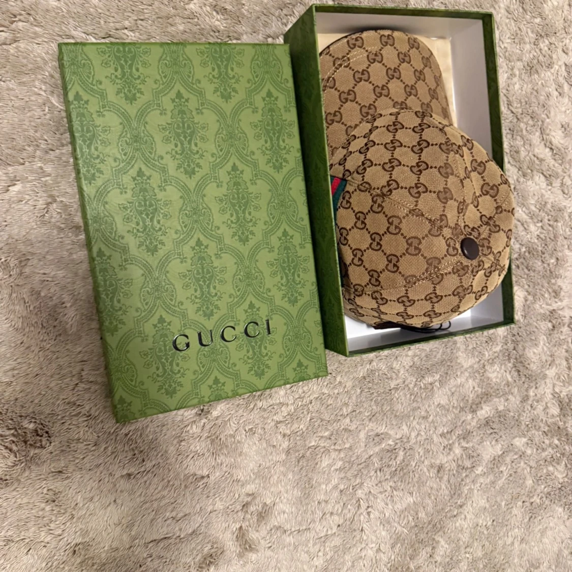 Beige keps från Gucci med GG-mönster - 3