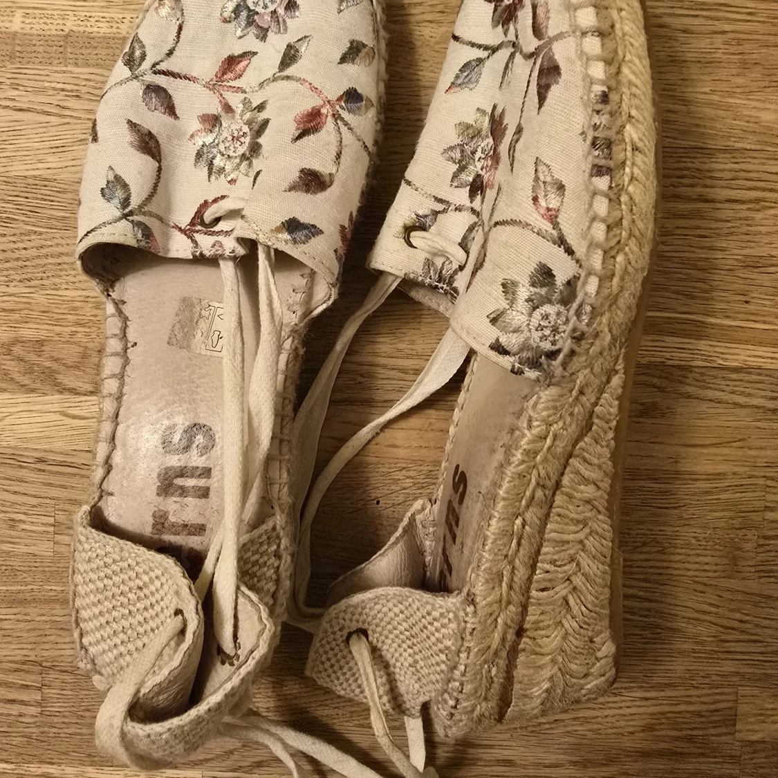 Blommiga espadrillos med platåsula - 1