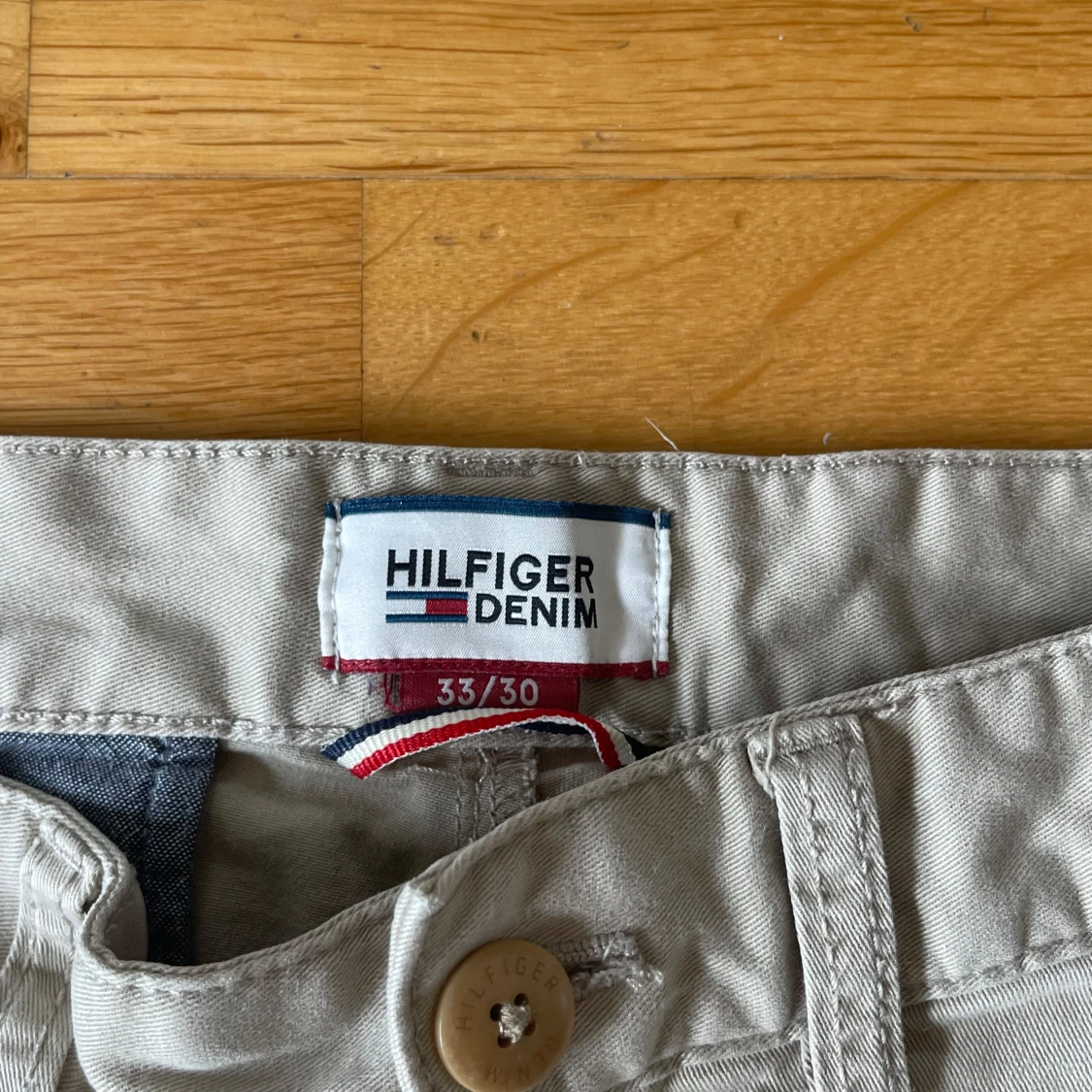 Beige chinos från Hilfiger Denim - 1