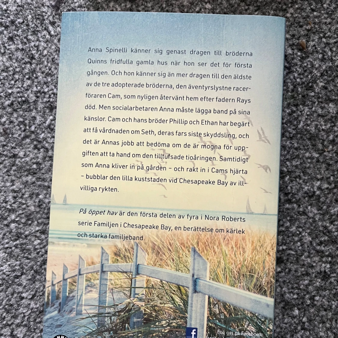 På öppet hav av Nora Roberts  - 1