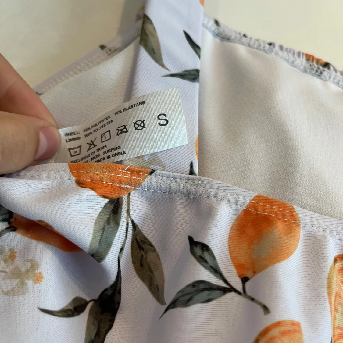 Vit baddräkt med apelsinmönster - 2