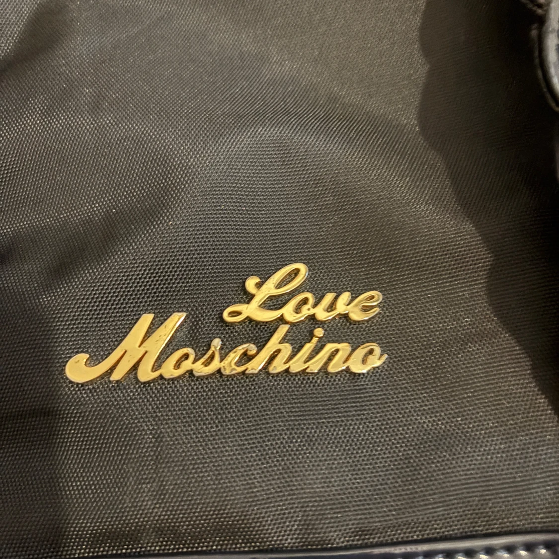 Svart handväska från Love Moschino - 2
