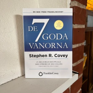 De 7 goda vanorna - En modern klassiker som hjälper dig att utveckla goda vanor för personlig framgång. Perfekt för unga vuxna som vill växa, hitta motivation och skapa positiva förändringar i livet. Inspirerande och lättläst, med konkreta tips för vardagen.