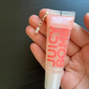 Läppglans nyckelring 🤍 - Vitt läppglans nyckelring 🤍