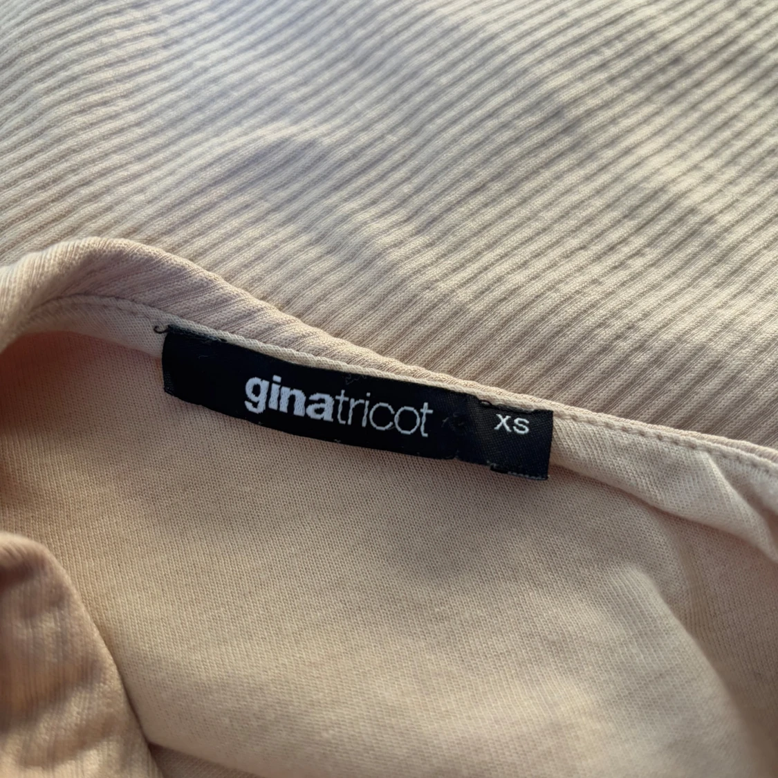 Beige klänning från Gina Tricot  - 2