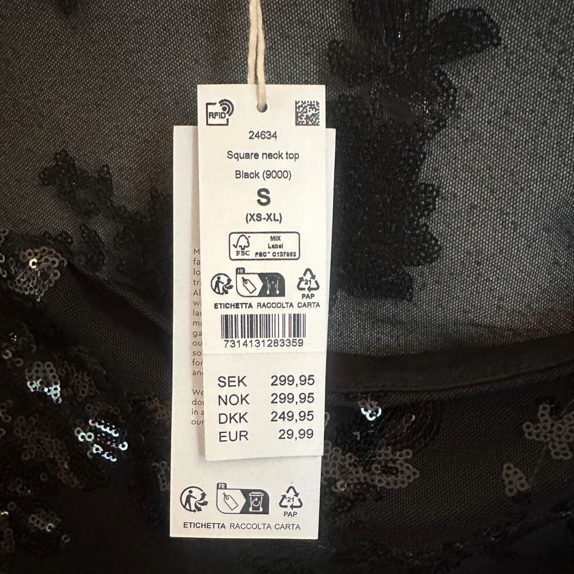 Svart mesh topp med paljetter och blommönster - 3