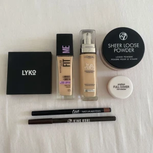Smink kit  - Säljer ett kit med smink, allt är nytt! Paketet består av:  -Lyko bronzer  -Fit me Maybelline foundation 105  -Loréal Paris foundation 1.D/1.W  -Sheer Loose powder (W7) -Full cover concealer -Twist lipliner Pencil (glam of sweden)  -Black-Brown eyeliner Pencil (W7)  Hela paketet för 300 + frakt!