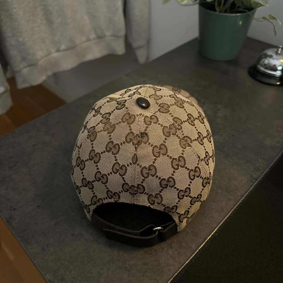 Beige keps från Gucci med monogram - 3