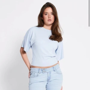 Lager 157 topp - Säljer denna superfina toppen från lager 157 då jag aldrig använt den, köpt för ca två veckor sefan och den är i storlek M men passar ävem s/xs❤️