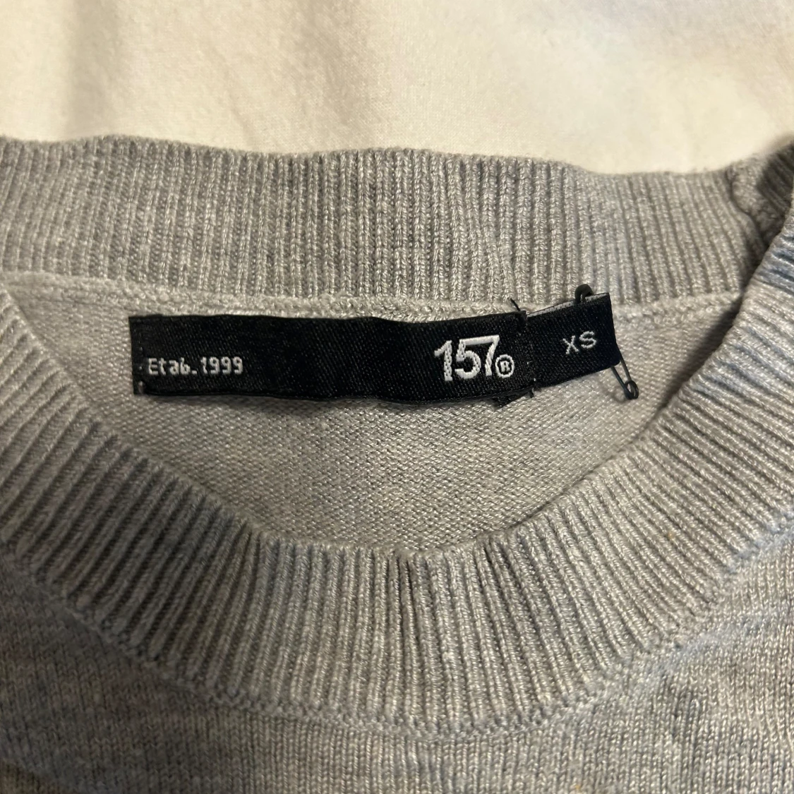 Grå randig tröja från 157 - 1