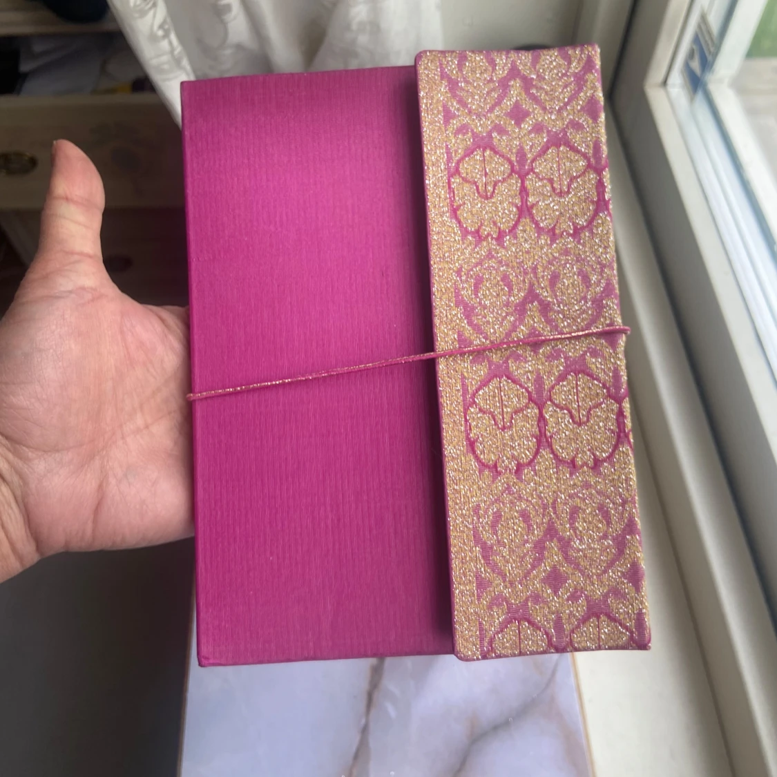 Rosa anteckningsbok med guldmönster - 3