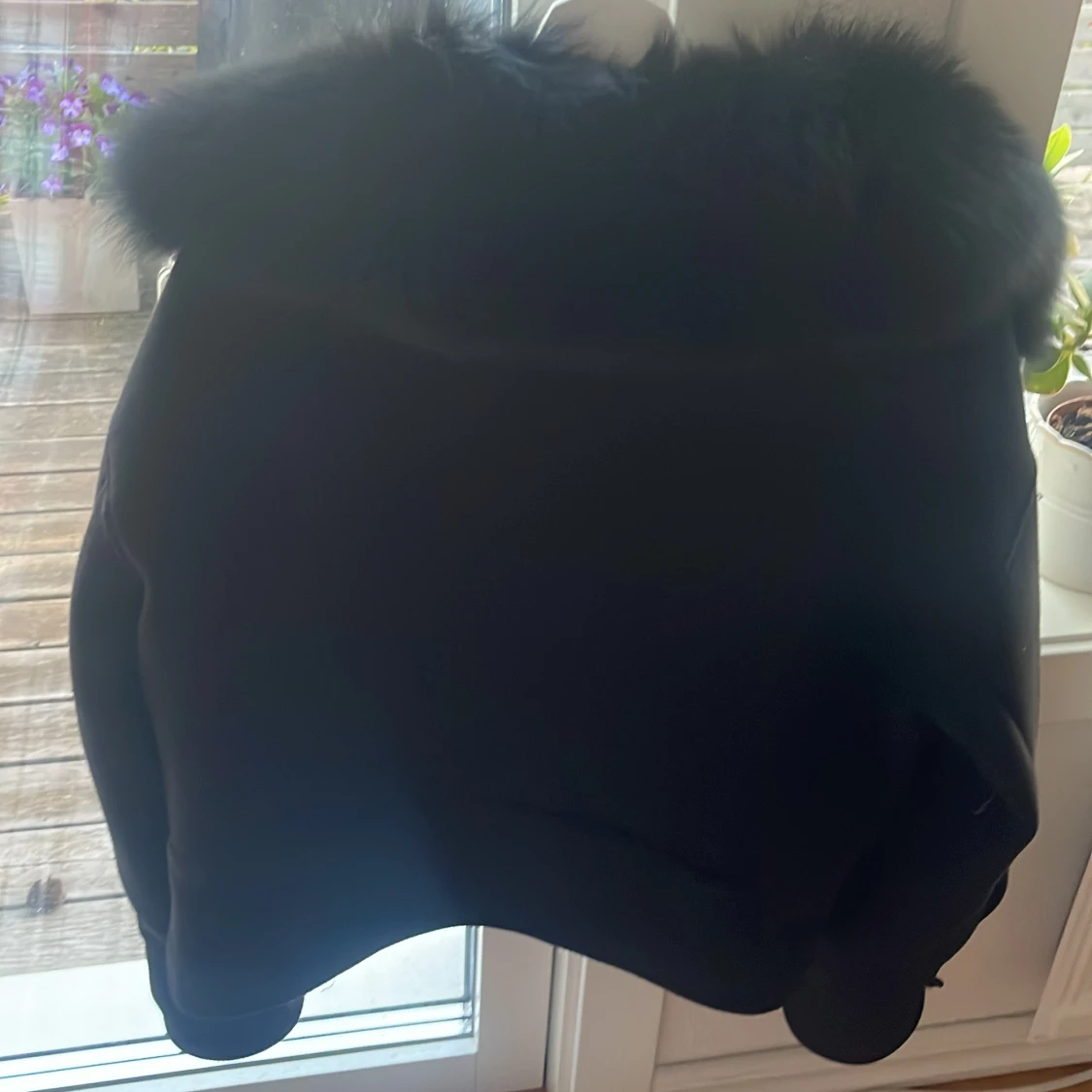 Svart pälsjacka från Meotine - 2