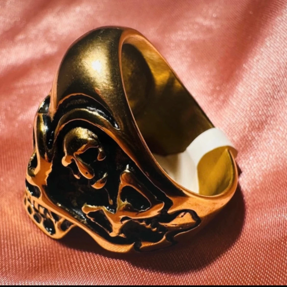 Guldfärgad dödskallering - 1