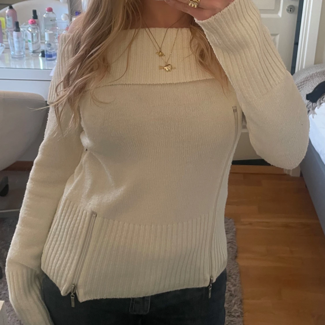 Off shoulder med dragkedjor