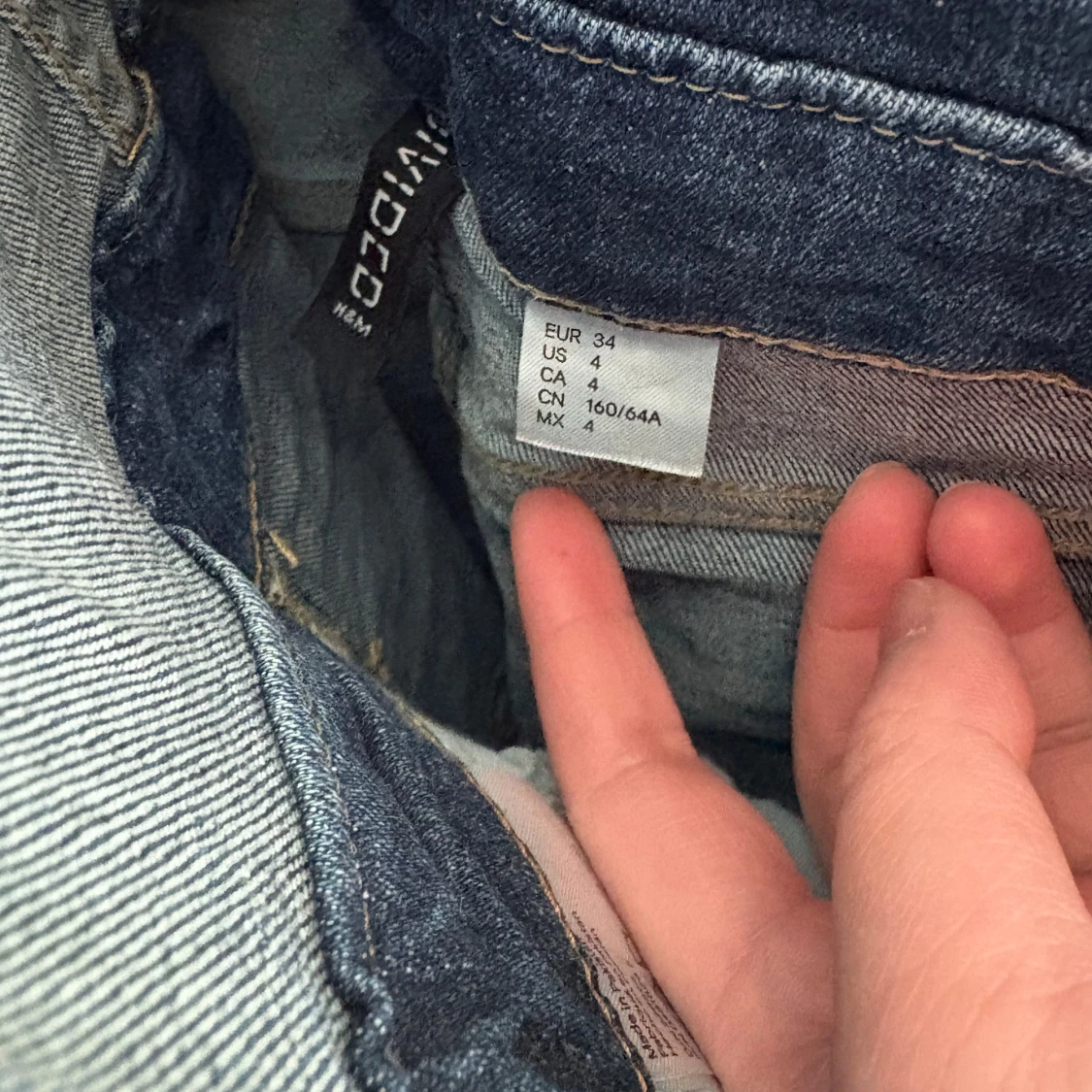 Blå denim hängselbyxor från Divided - 2