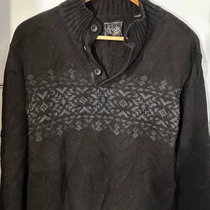 Black CHAPS Ralph Lauren sweater  - 🎨Irl Colour: Black (See 2nd for image for best representation of colour)  📏UK Size: M (please measurements for reassurance)  📐Measurements  Length 67 Shoulder width 50  🧵Material: 100% Cotton  BUY NOW IS ON  Thanks,