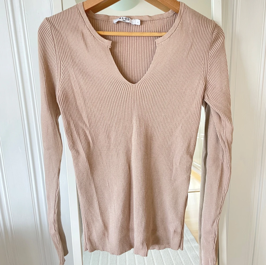 Beige ribbad långärmad topp  - 1