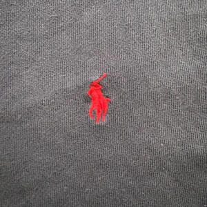 Ralph lauren tröja (XS) - Säljer nu min sjukt snygga ralph lauren tröja i fint skick. den är i storlek 14-16 vilket motsvarar XS. hör av dig vid funderingar 