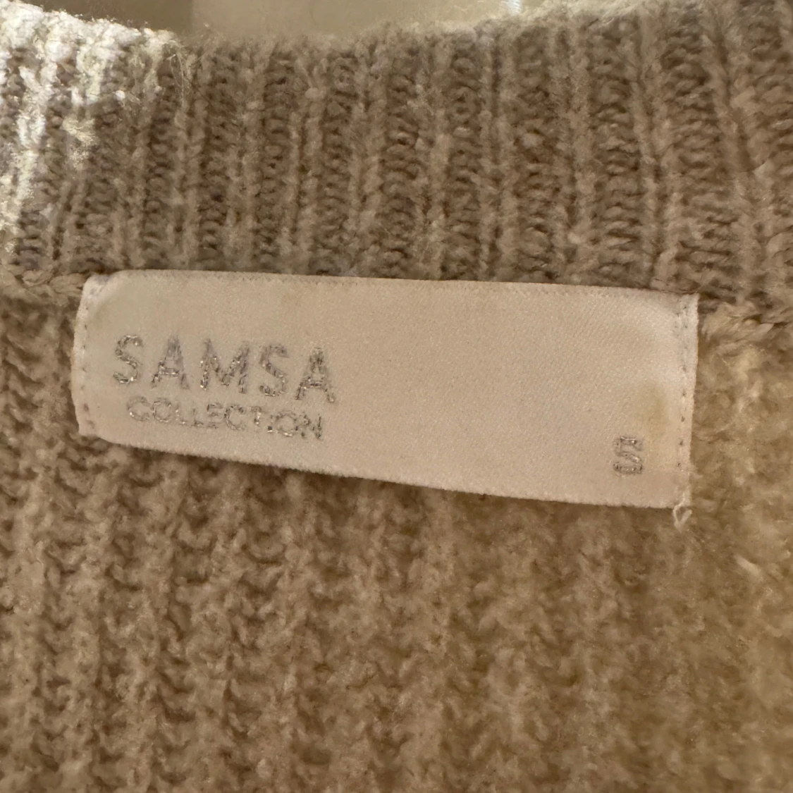 Beige stickad tröja från SAMSA Collection - 2