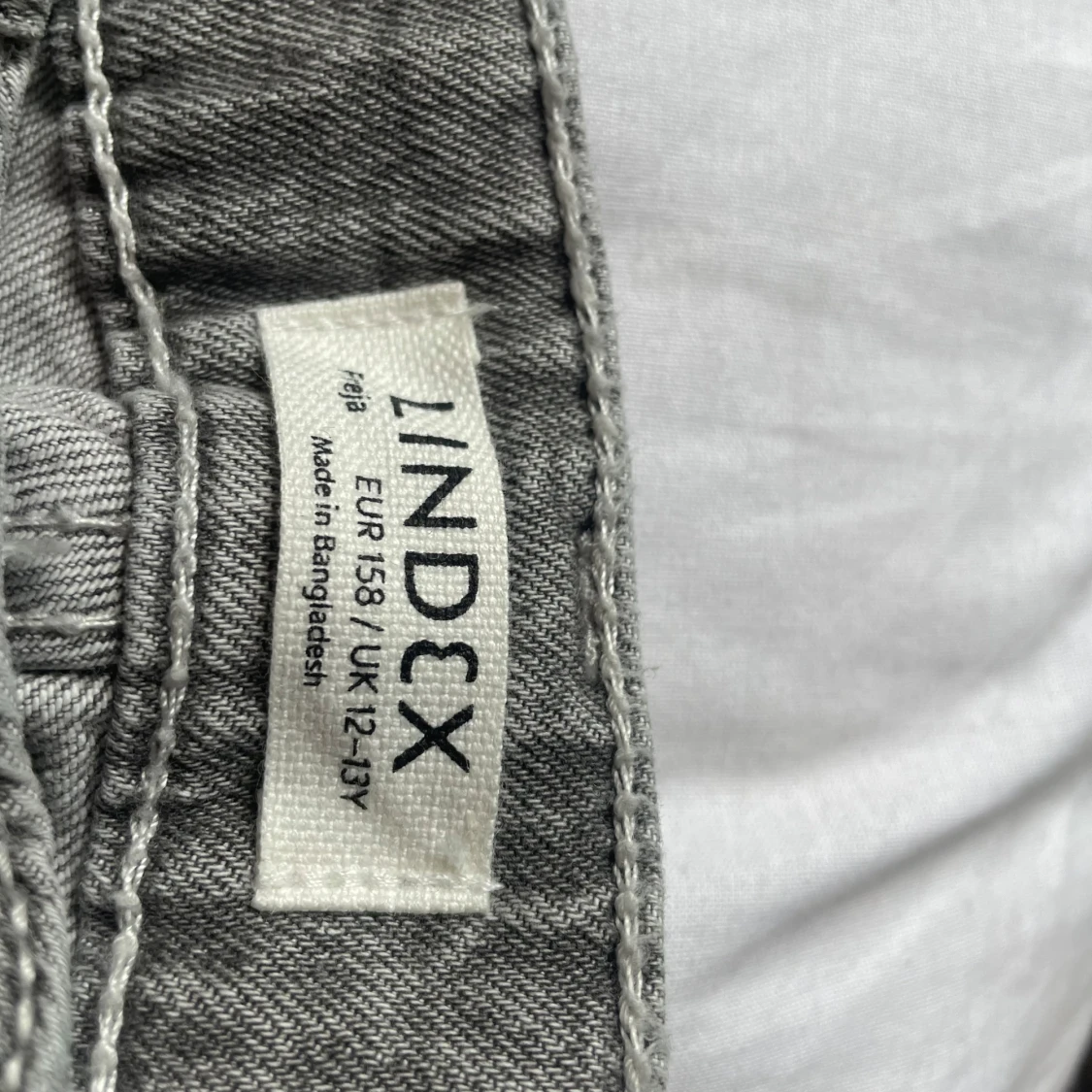 Grå jeans från Lindex - 2