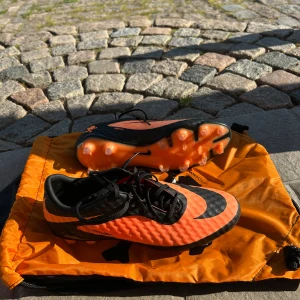 Nike hypervenom remake  - Säljer ett par extremt eftertraktade fotbollsskor. Ett av Nike bästa remakes genom tiderna.
