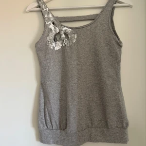 Festlig topp/linne - Fin festlig topp/linne