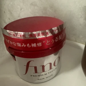 Fino Premium Touch hårinpackning - För dig som vill ha otroligt glansigt hår!! Säljer min oanvända(!!) Fino hairmask som är otroligt viral för dess egenskaper för att stärka håret!😍🥰 Köpt i thailand🪼🐠