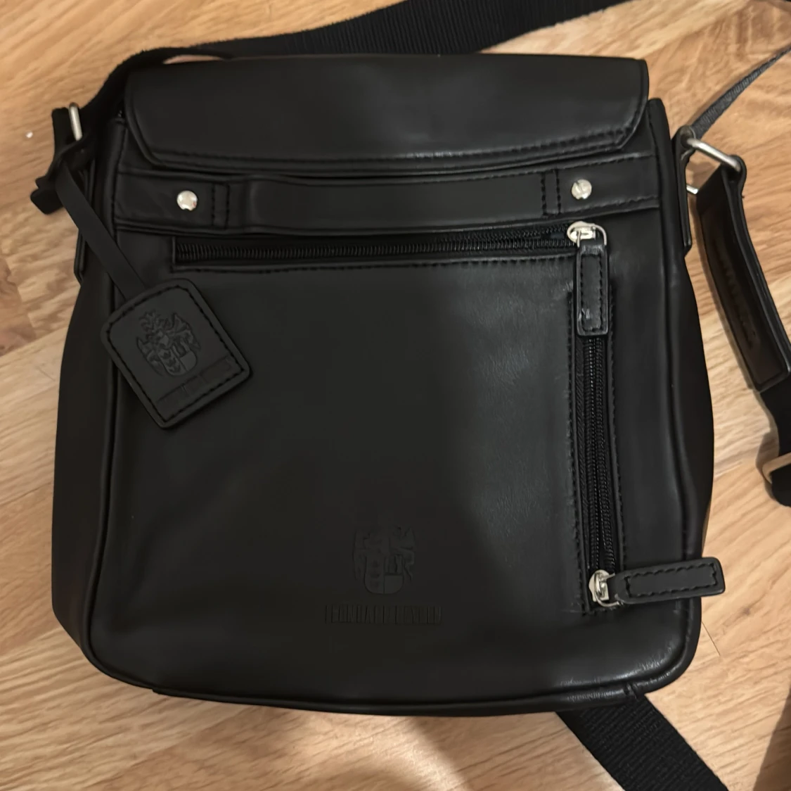 Svart axelväska från Leonhard Heyden - 2