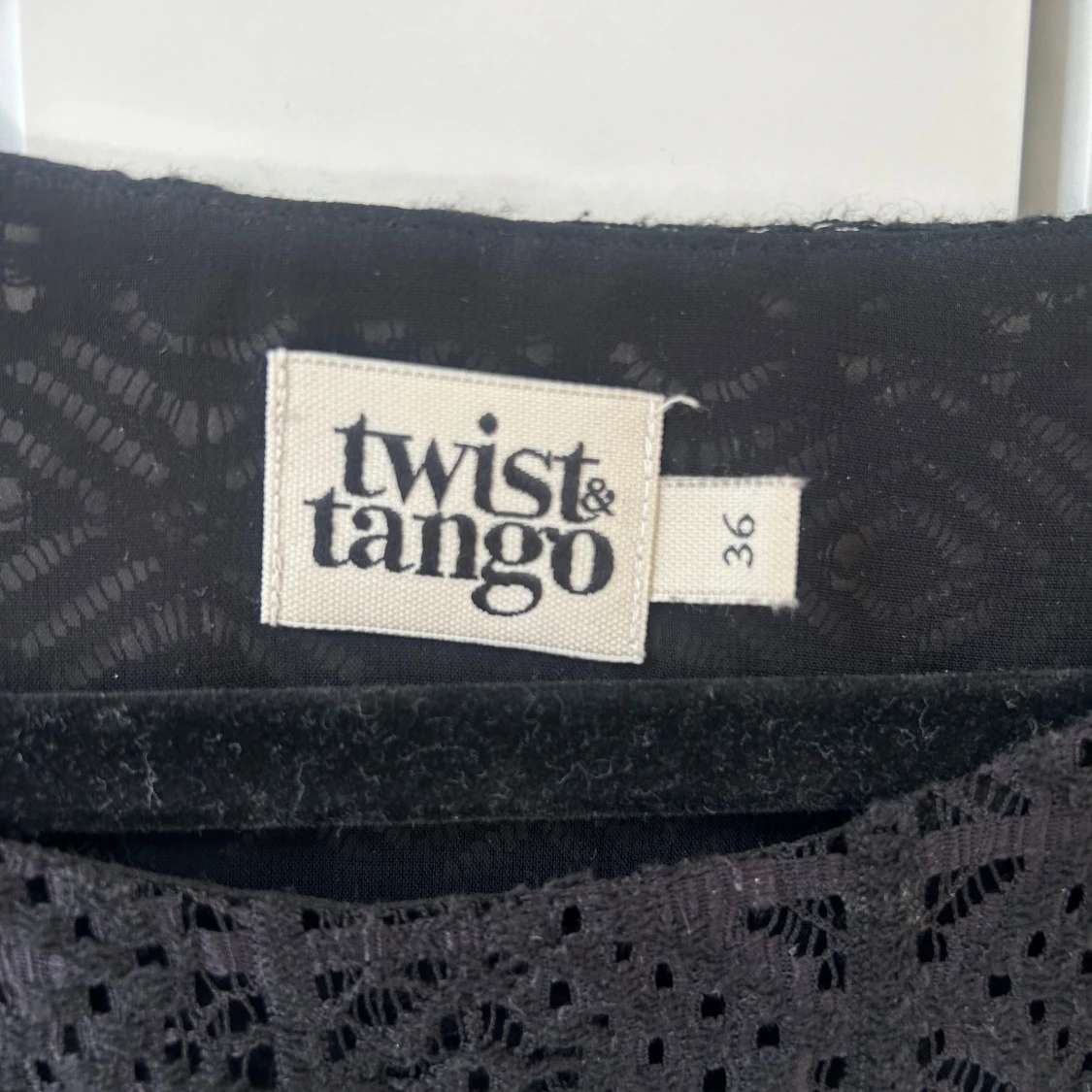 Svart spetsblus från Twist & Tango - 1