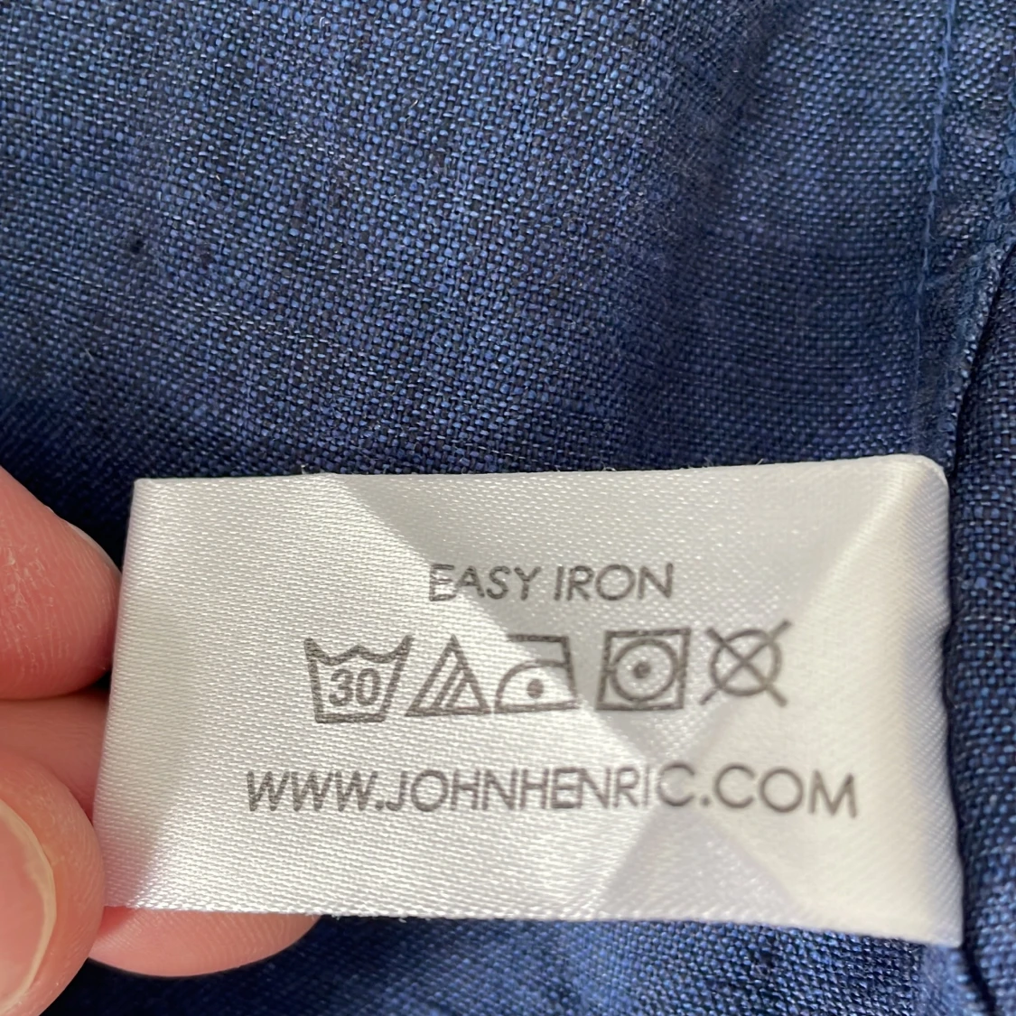 Mörkblå linneskjorta från John Henric - 2