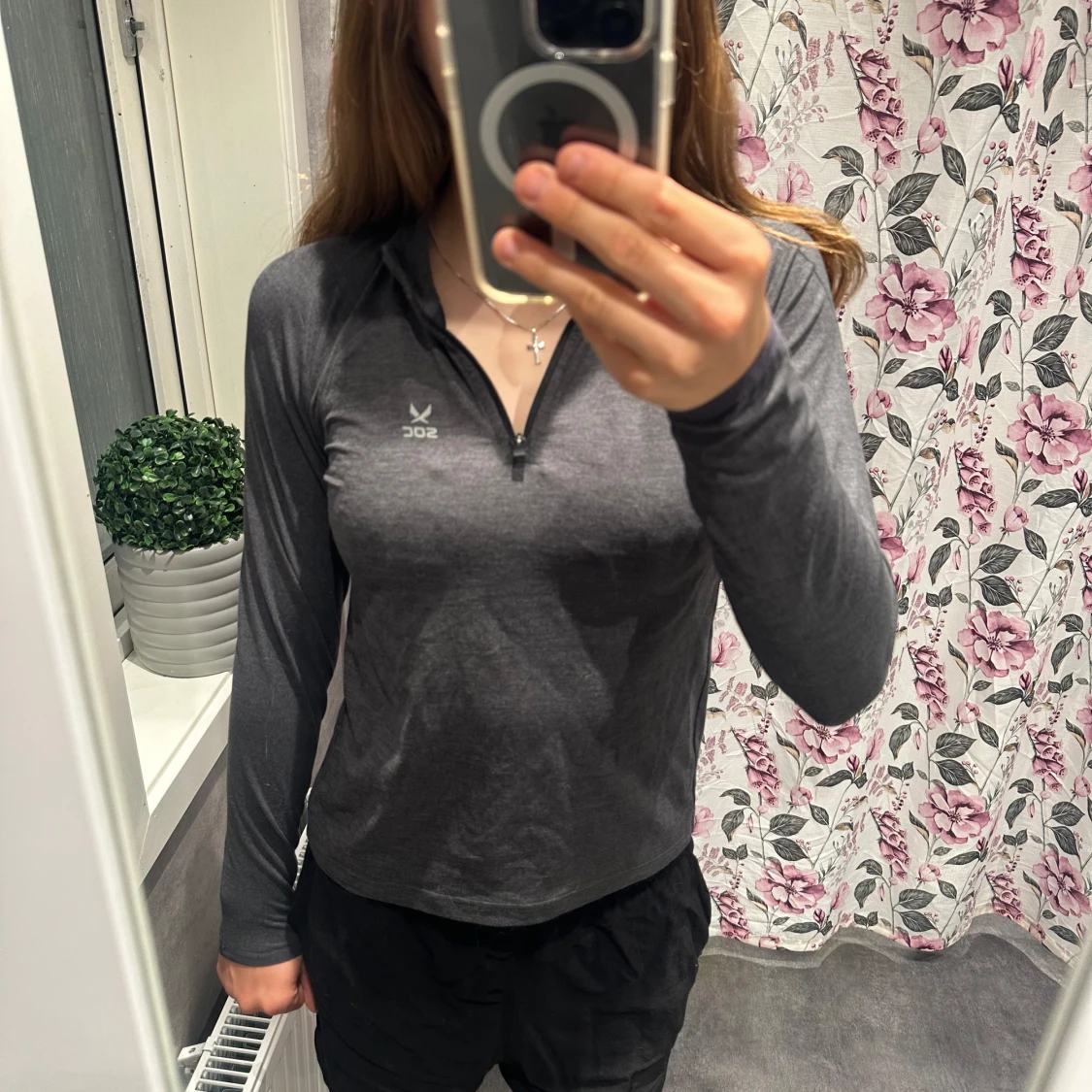 Mörkgrå tröja från SOC