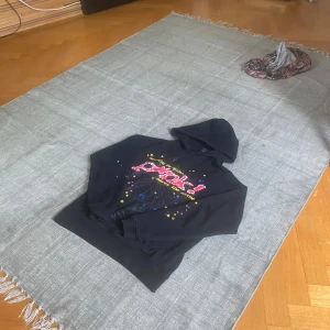 Sp5der pink hoodie - Den har inga tecken på användning, skriv till mig om du har fler frågor. Storlek S