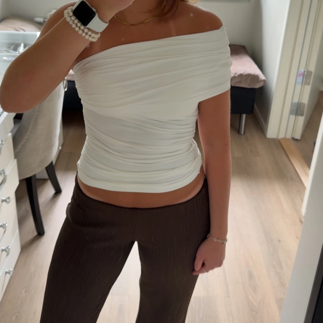 Vit offshoulder croppad topp