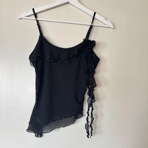 Oanvänd Svart topp stl S  - Oanvänd Svart topp stl S. 