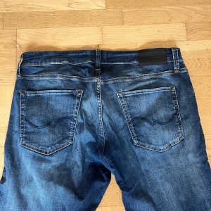 Jack and Jones jeans  - Jack and Jones jeans | Storlek 34/32 | Modellen Slim Glenn | Hör av er vid frågor eller funderingar!