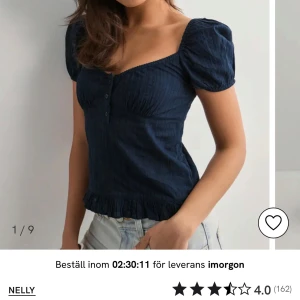 SÖKER’nn - SÖKER! denna toppen i minsta storleken alltså storlek 32 hör av er om ni har o sälja Tackk❤️😇🥰