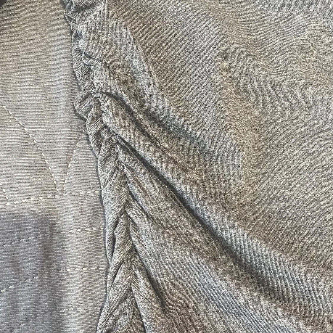 Grå långärmad topp med rynk från Kappahl - 2