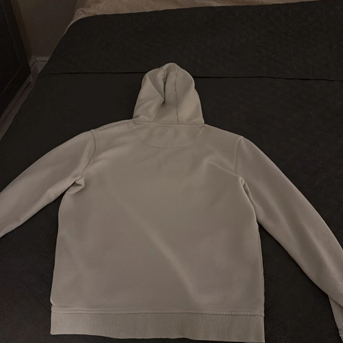 Grå hoodie från Lyle & Scott - 1