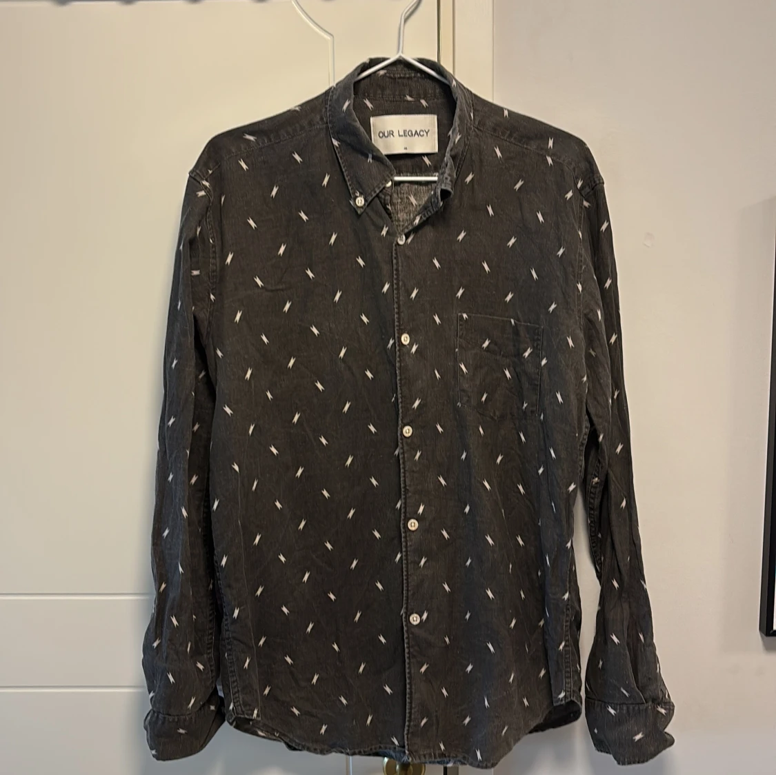 Grå skjorta från Our Legacy