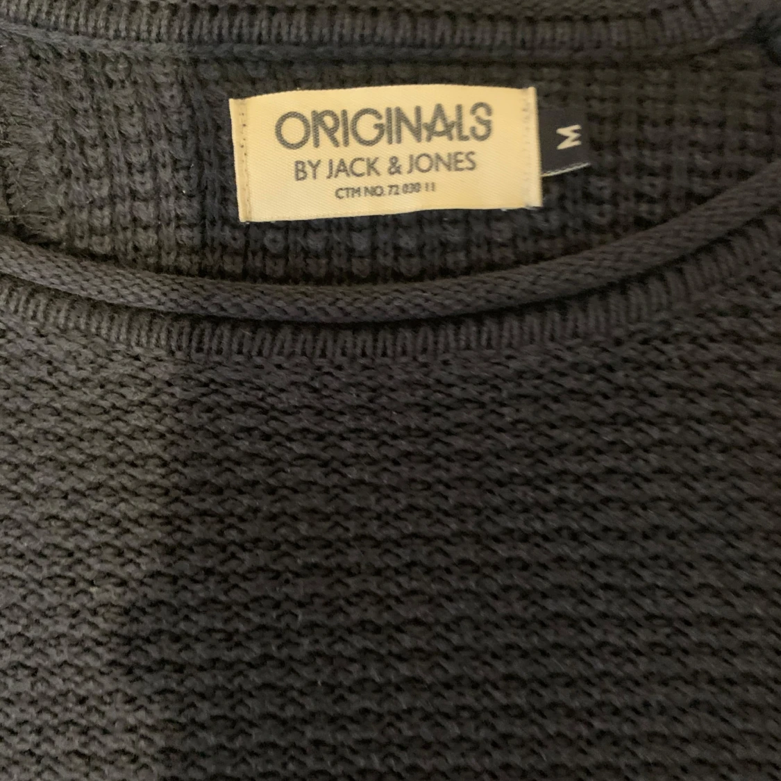 Mörkblå stickad tröja från Jack & Jones - 1