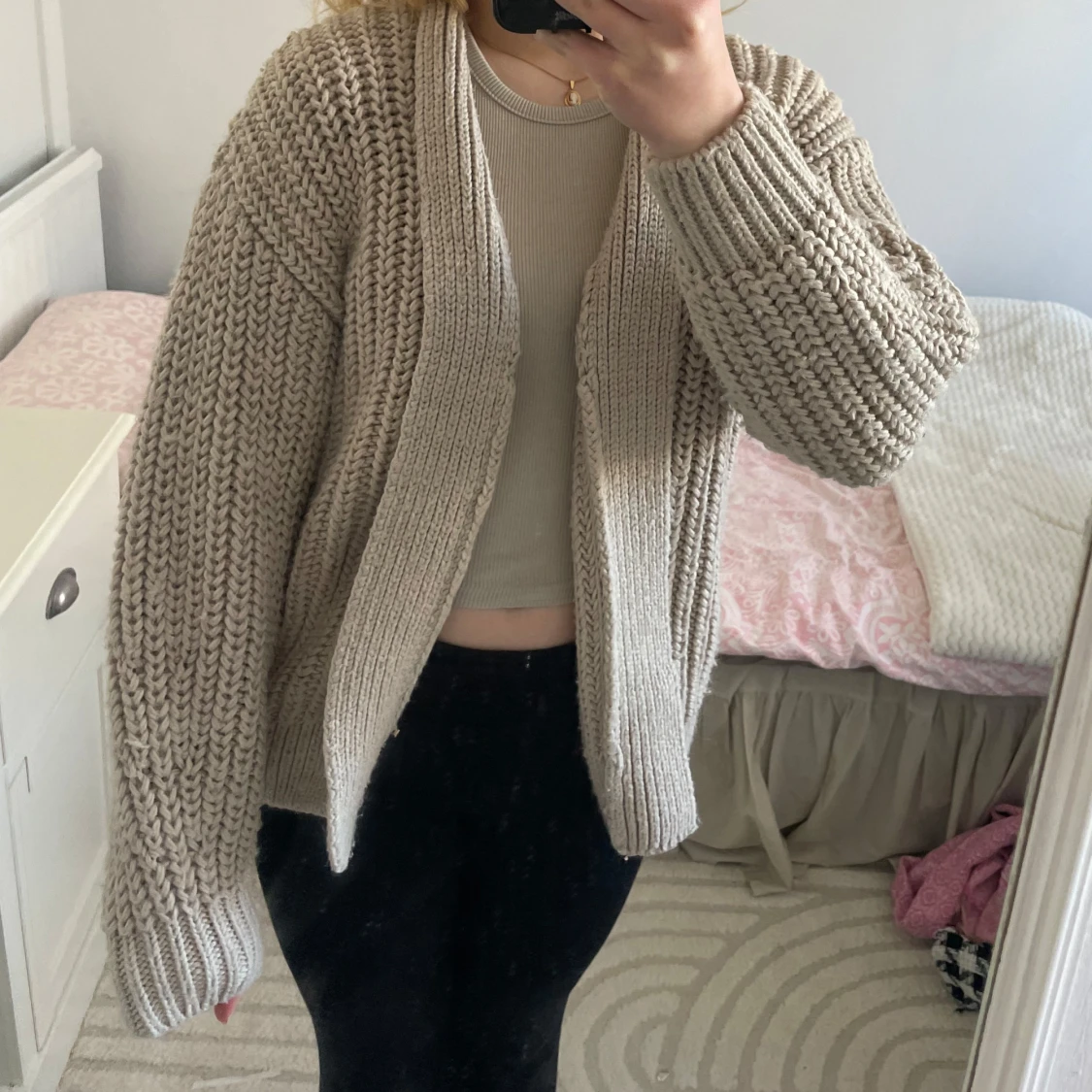 Beige stickad kofta från H&M - 1