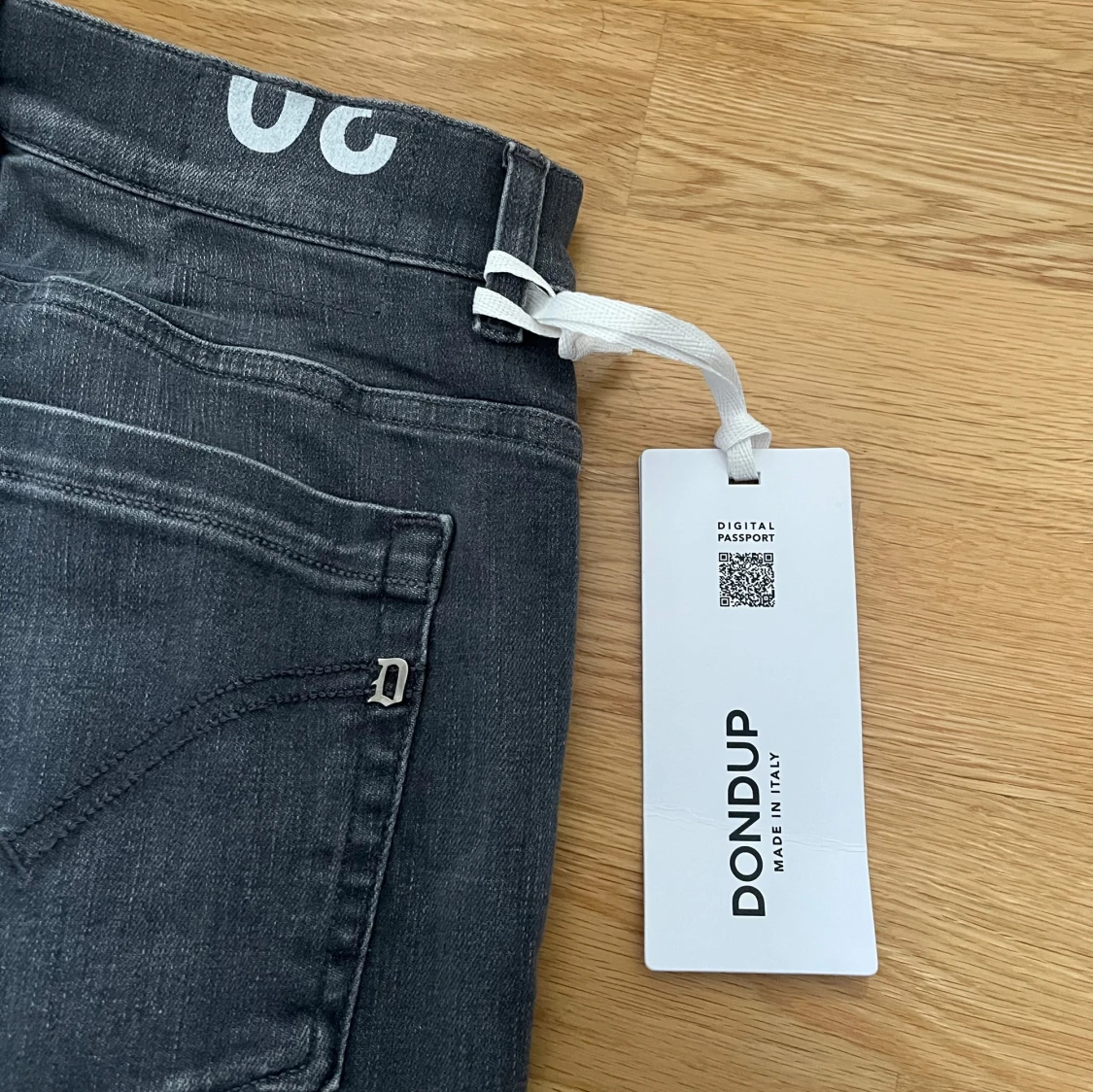 Grå jeans från Dondup - 2
